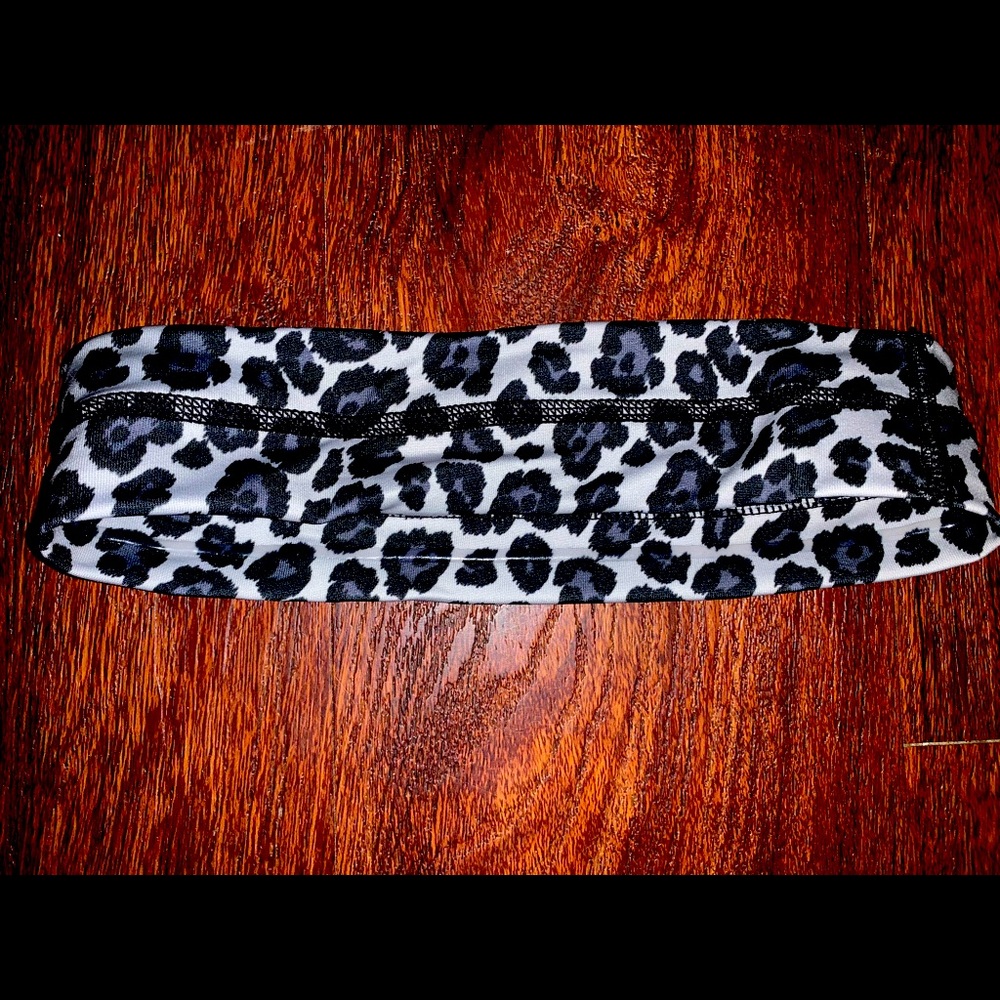 Sporty cheetah headband
